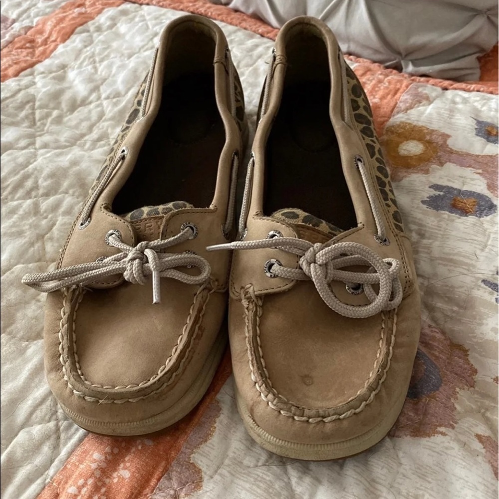 Sperry boat shoes women
